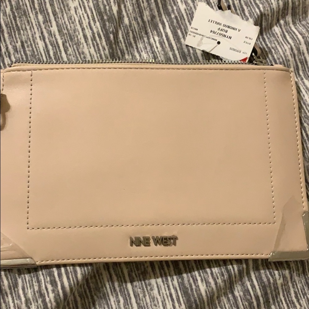 Light pink Nine West wristlet - brand new on sale